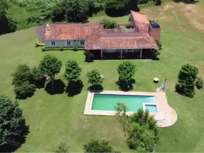 Country house for sale in Quiindy, Valle Apu'a