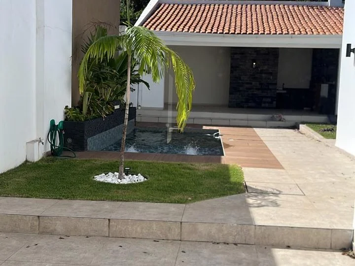 Casa renovada a nueva en Barrio Jara