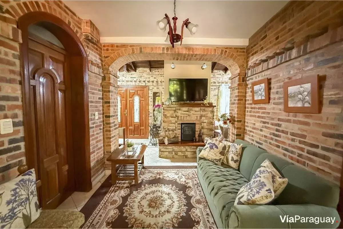 Casa rústica en venta en Lambaré, Mbachio II