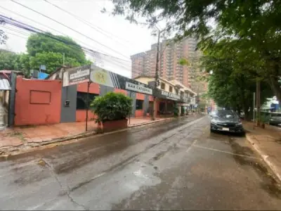 Casa titulada en venta en el microcentro de Ciudad del Este