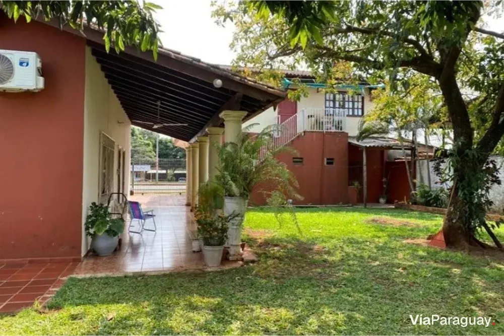 Casa e espaço comercial à venda em Don Bosco