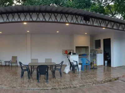 Casa de campo com piscina no Barrio Caaguazú, Ñemby