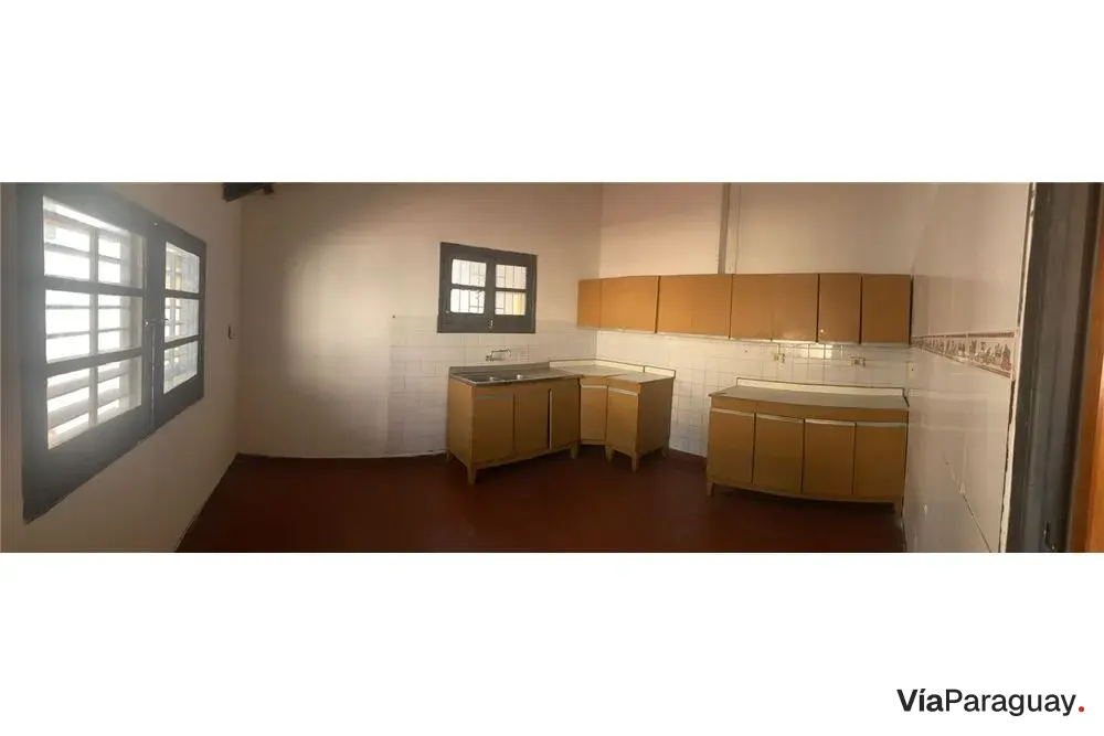 House for sale with commercial space in General Díaz, Asunción