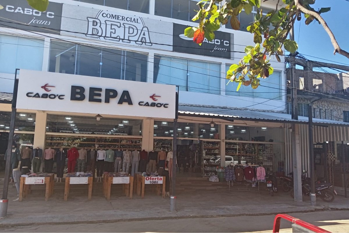 Centro comercial à venda em Alberdi, Ñeembucú