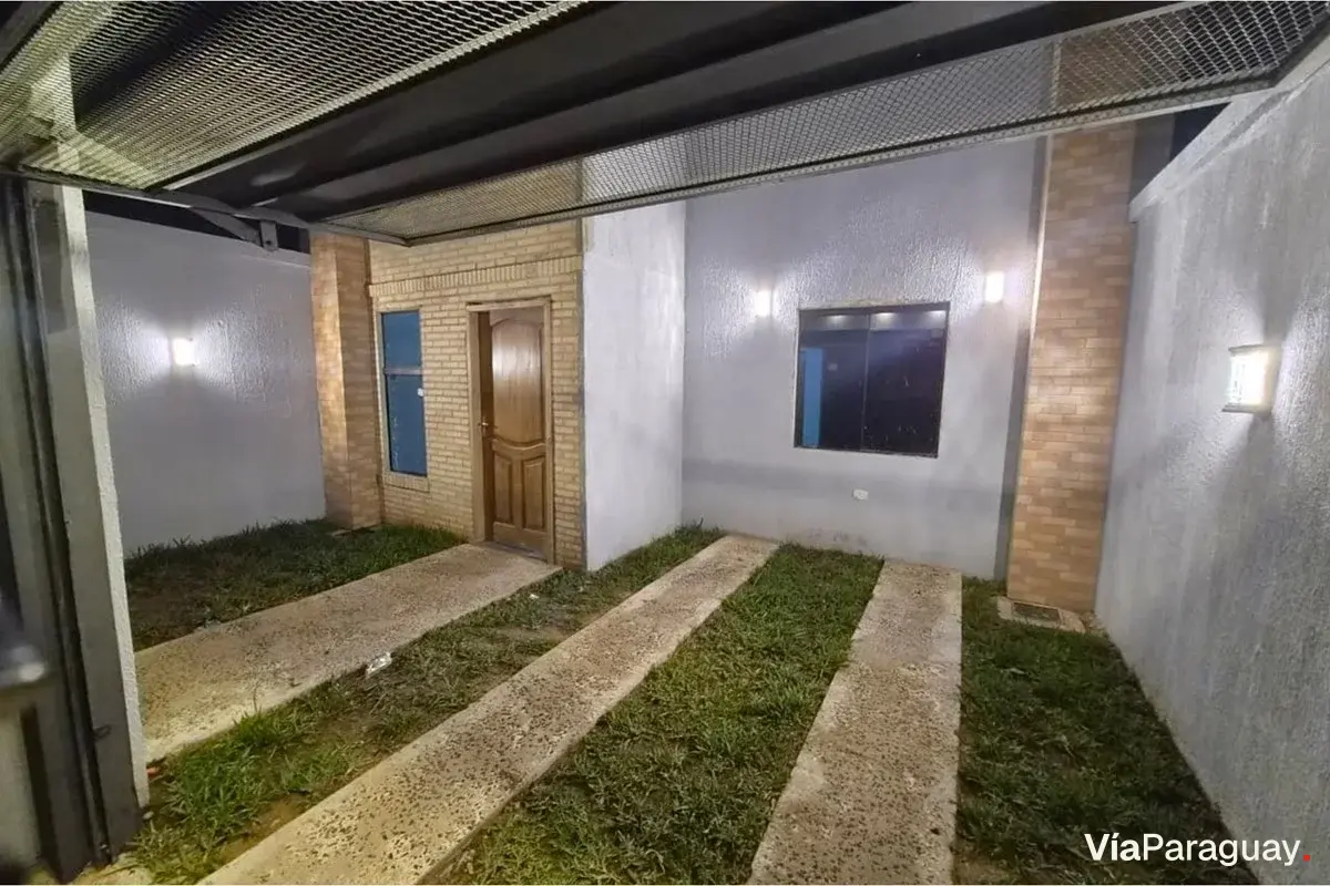 Chalet a estrenar en venta en Laurelty, Luque