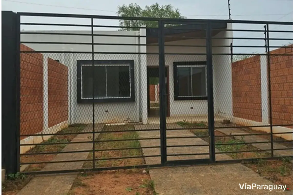 Chalet a estrenar en venta en Luque, Mora Kue