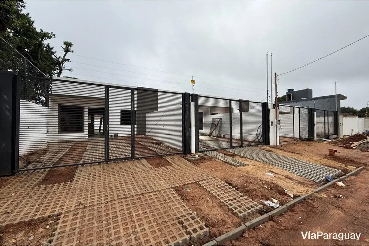 Chalet a estrenar en venta en San Lorenzo, Tayazuapé