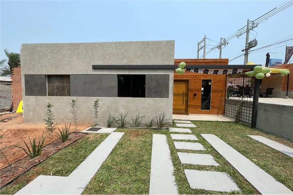 Chalet de 3 habitaciones a estrenar en venta en Villa Bonita