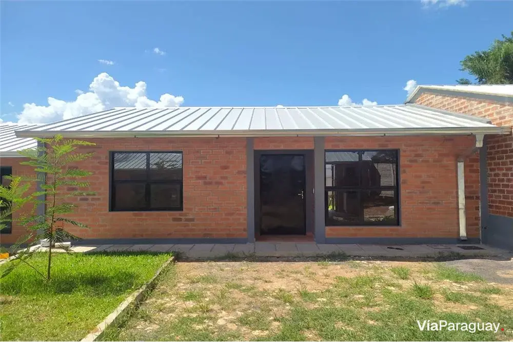 Casa para alugar em Mora Kue, Luque, com jardim e churrasqueira