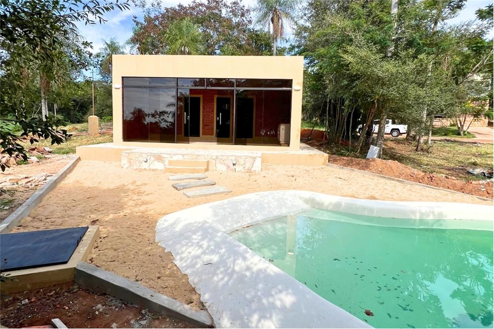 Chalé à venda com arroio em Piribebuy, Cordillera