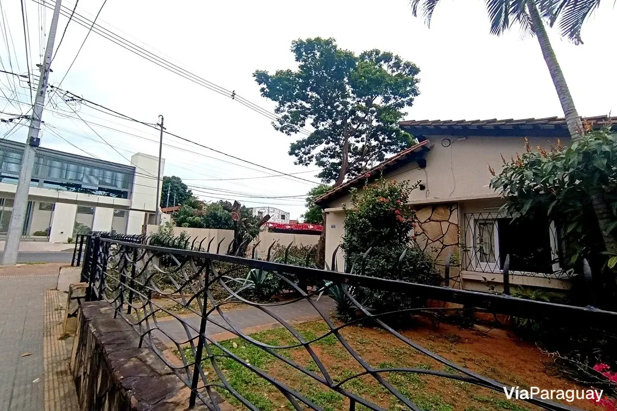 Chalet en venta en esquina, Barrio Villa Aurelia