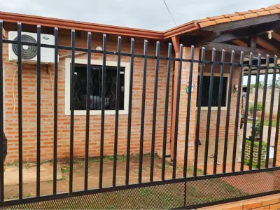 Chalet en venta en esquina en Villeta, Takuruty