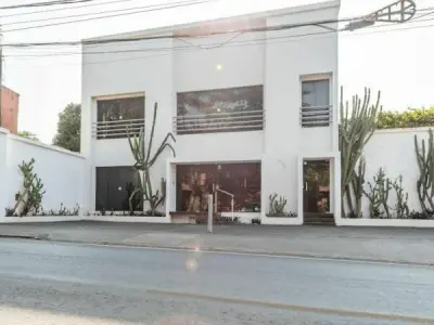 Clínica médica en alquiler en barrio Estigarribia, Asunción