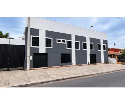 Complejo comercial en alquiler en Fernando de la Mora