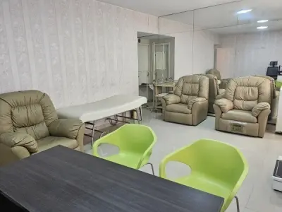 Consultório mobiliado para alugar no Edifício Coomecipar, Assunção