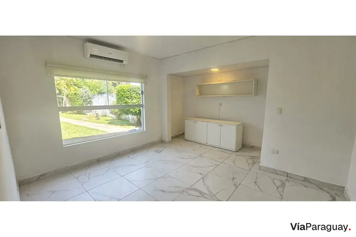 Consultation room for rent in Herrera, Asunción