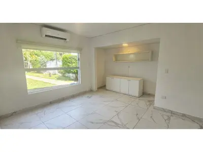 Consultation room for rent in Herrera, Asunción