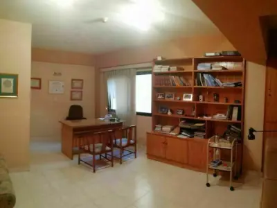 Consultorio en venta en Ciudad Nueva, Asunción — 20 m² con cochera