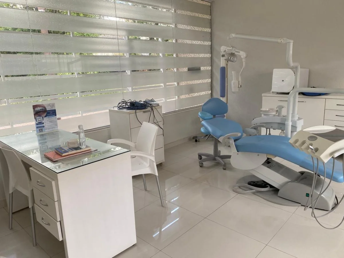 Consultorio odontológico equipado en alquiler, Área 1 - CDE