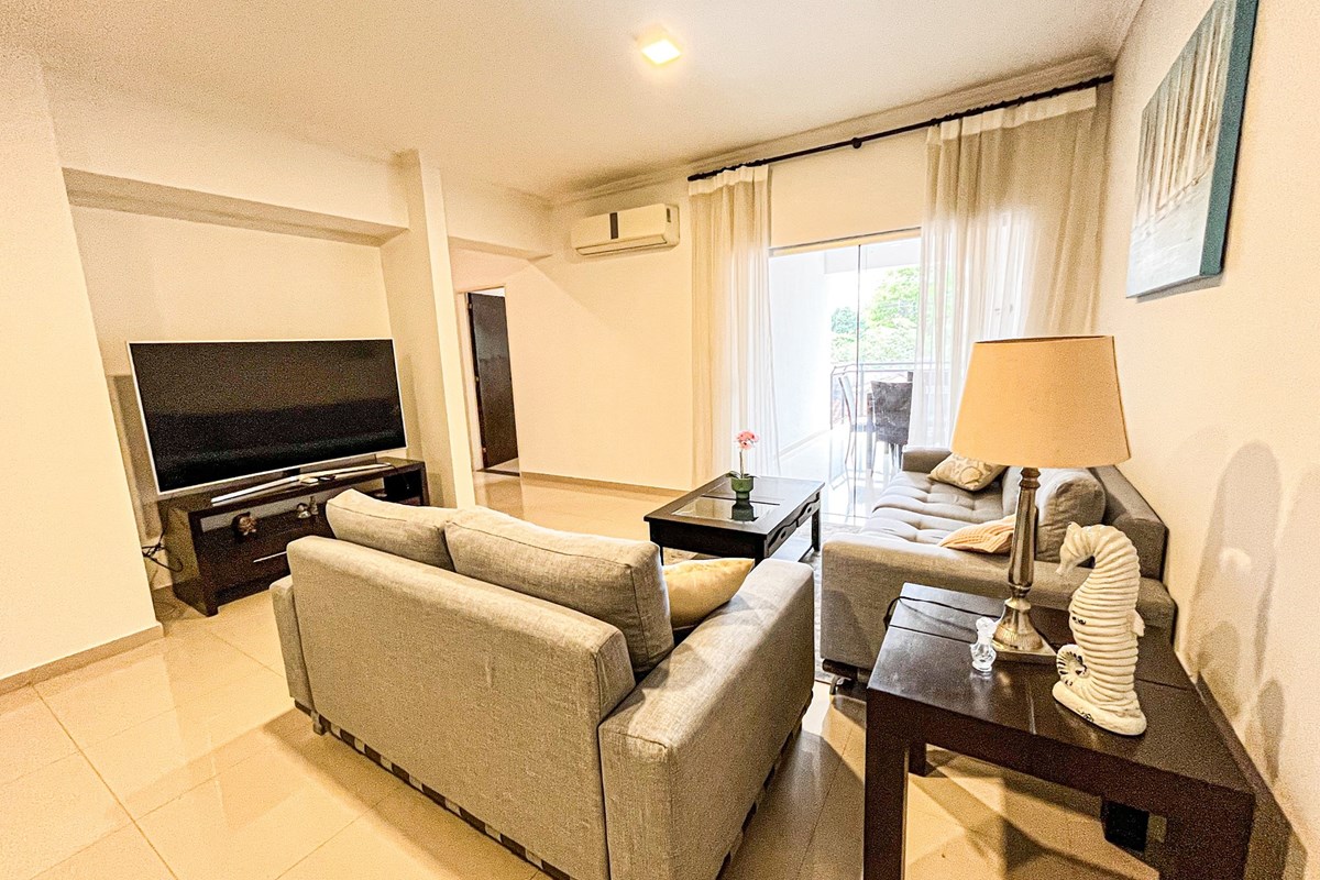 Apartamento mobiliado para alugar em Carmelitas
