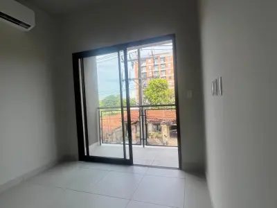 Apartamento de 1 quarto com varanda no Campo Grande, Luque