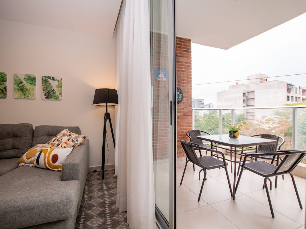 Apartamento de 1 quarto em Villa Morra com varanda e churrasqueira