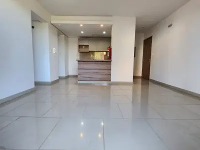 Departamento de 2 dormitorios en alquiler en San Carlos, Ñemby