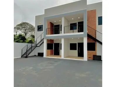 Apartamento duplex à venda em condomínio, Loma Merlo