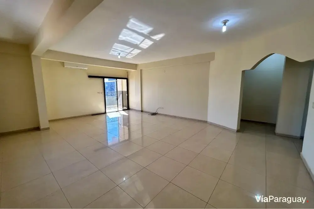Departamento en alquiler con 3 dormitorios en Encarnación