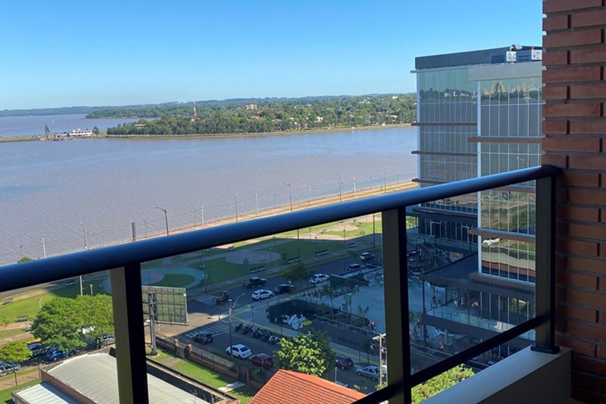 Apartamento para alugar no Edificio Paraná Playa Costanera