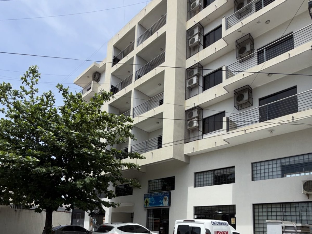 Apartamento para alugar em Loma Pytã, 3 quartos