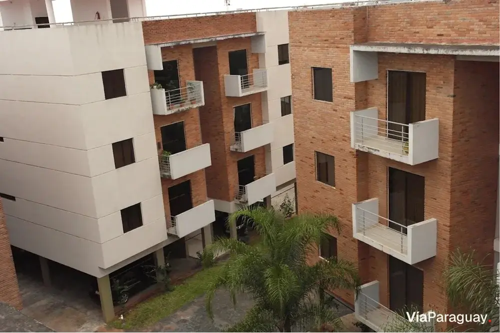 Departamento en venta con 2 dormitorios y cochera en Las Mercedes