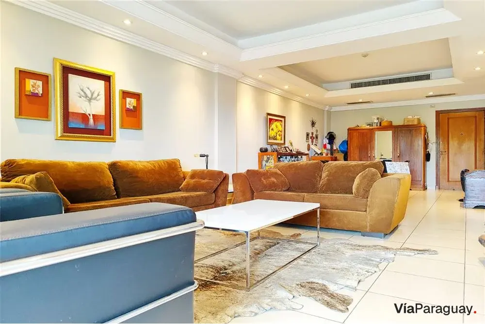 Apartment for sale with 3 bedrooms in Las Lomas