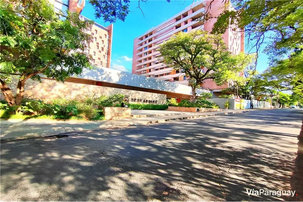 Apartment for sale in Bernardino Caballero: 1 bedroom with balcony