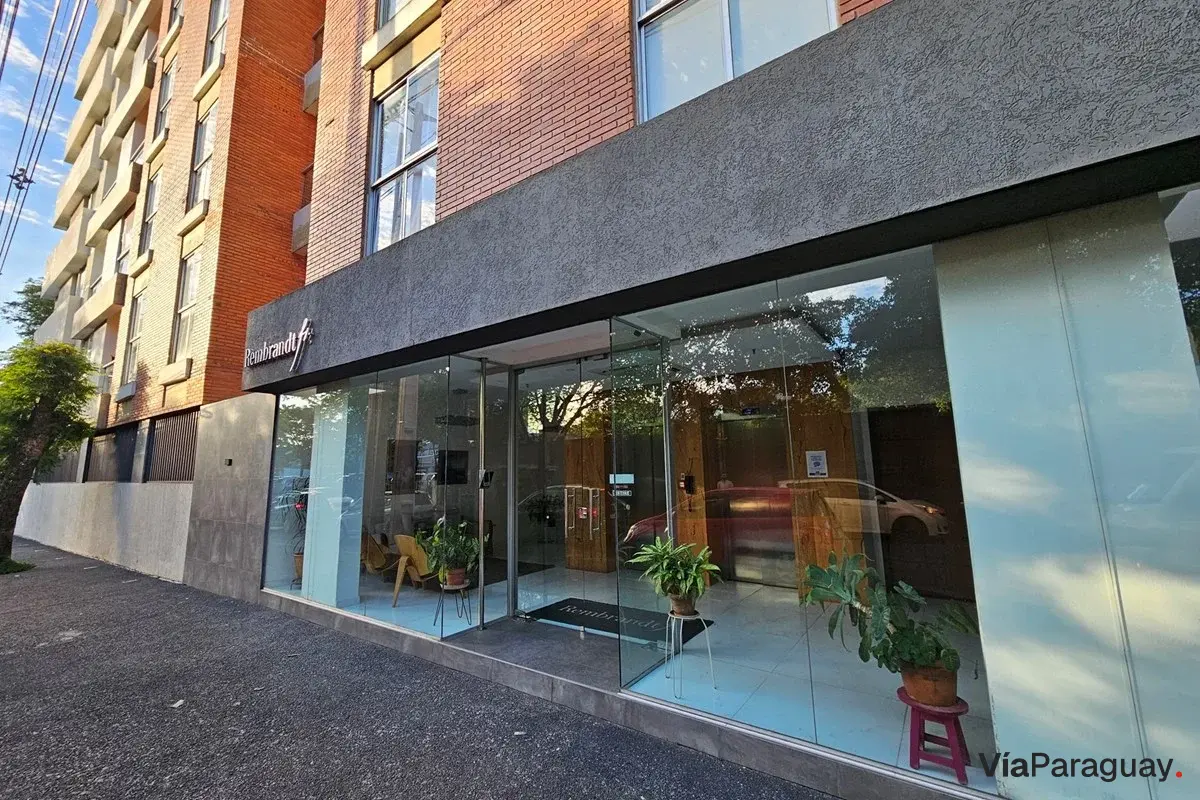Apartamento à venda no Edifício Rembrandt, Los Laureles