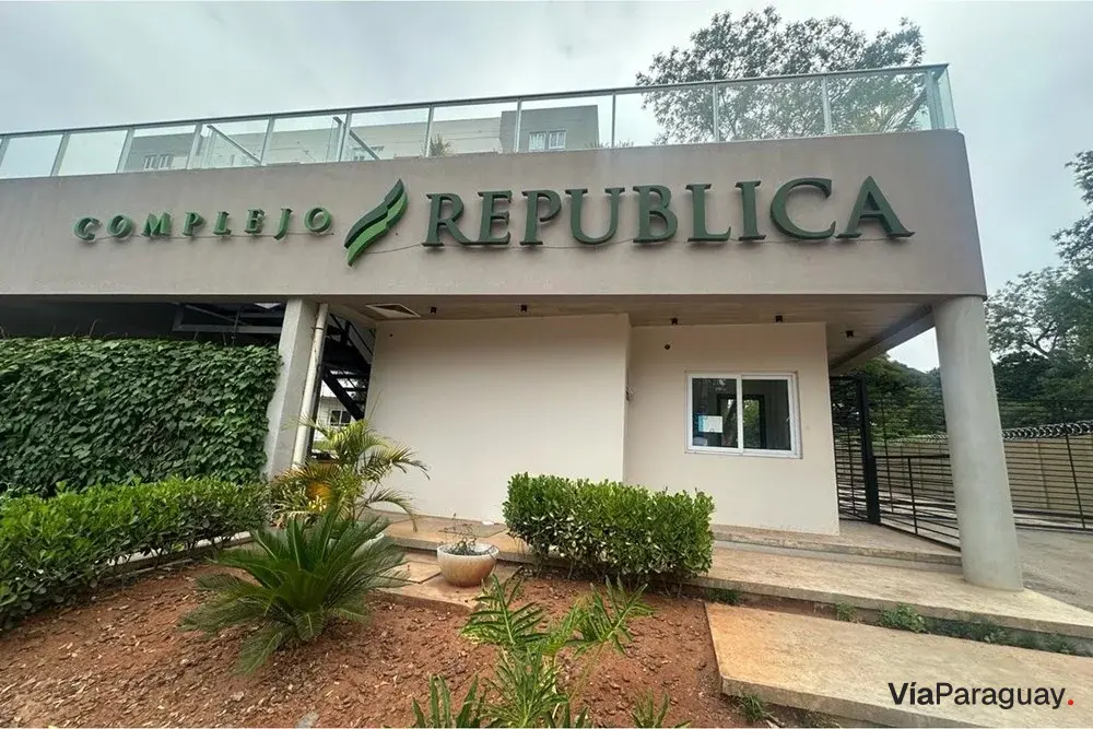 Apartment for sale in Luque, Complejo República
