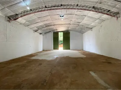 Depósito comercial en alquiler en San Lucas, Ciudad del Este
