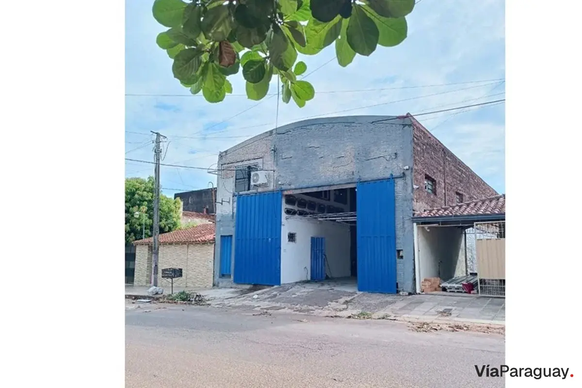 Depósito comercial en venta en el centro de San Lorenzo