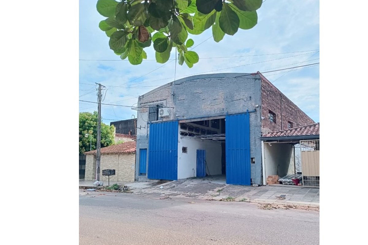Depósito comercial en venta en el centro de San Lorenzo