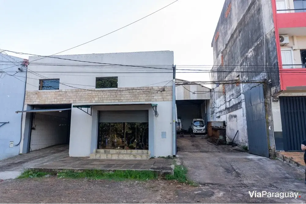 Depósito con Showroom en Venta en Ciudad del Este