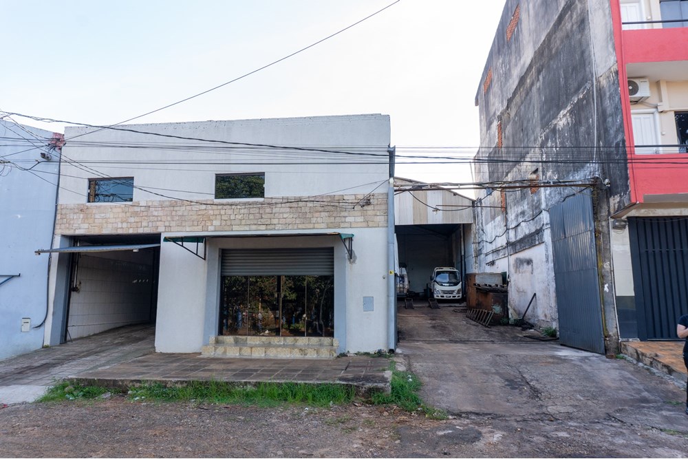 Depósito con Showroom en Venta en Ciudad del Este
