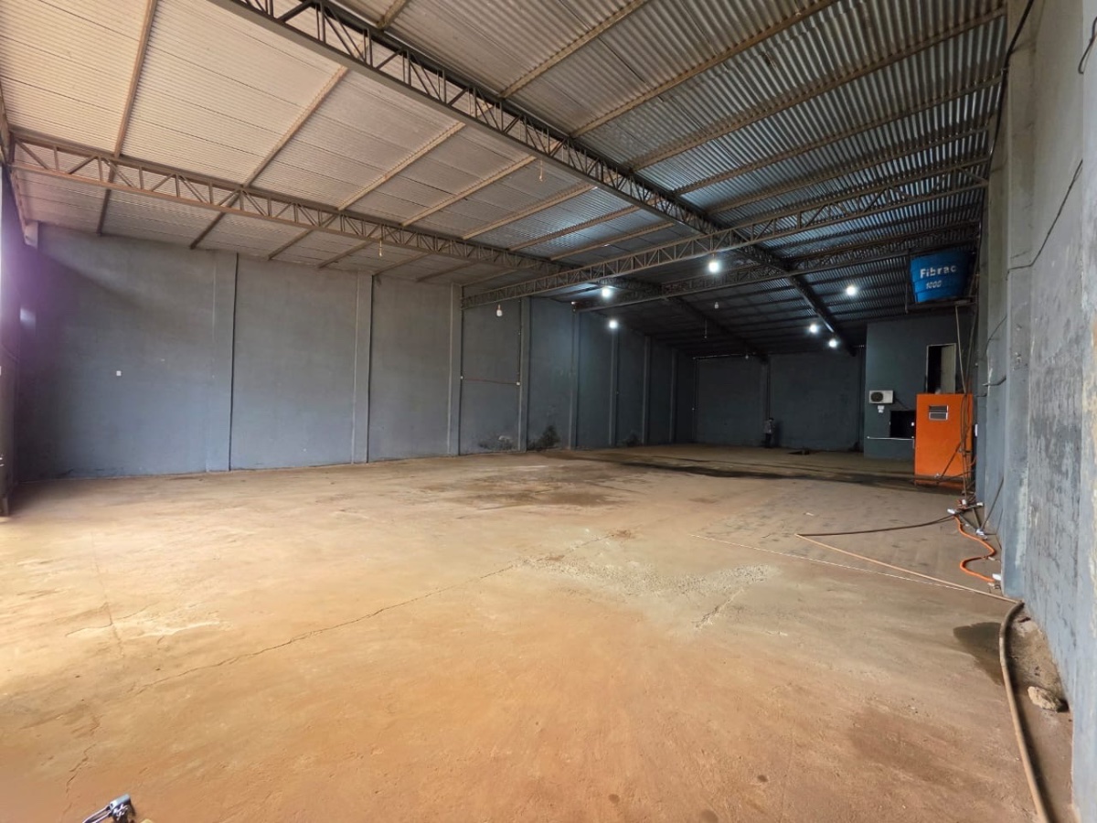 Warehouse of 393 m² for rent in Ciudad del Este