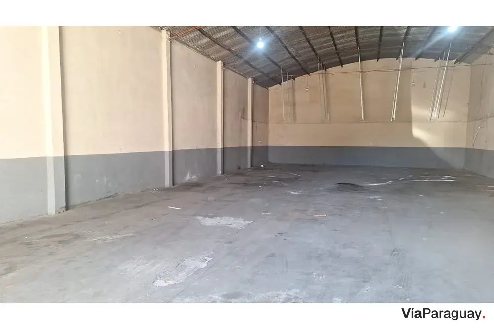 Warehouse for rent in downtown Encarnación