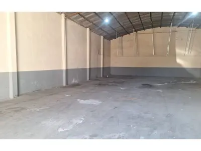 Warehouse for rent in downtown Encarnación