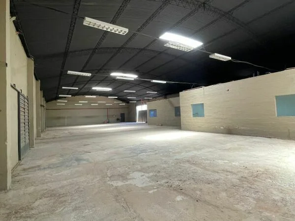 Warehouse for rent in Fernando de la Mora — 1,648 m², north zone