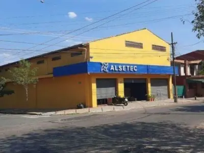 Corner Warehouse for Sale in San Vicente, Asunción — 1,000 m²