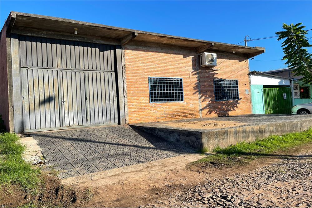 Depósito en venta en San Lorenzo, zona Santa María