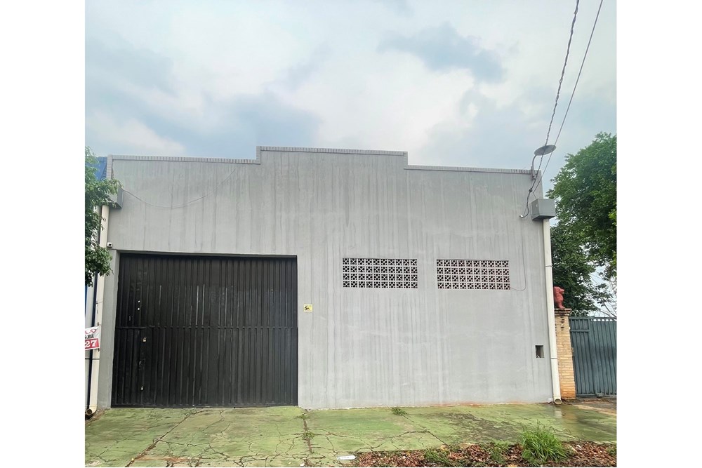 Industrial warehouse for sale in San Lorenzo