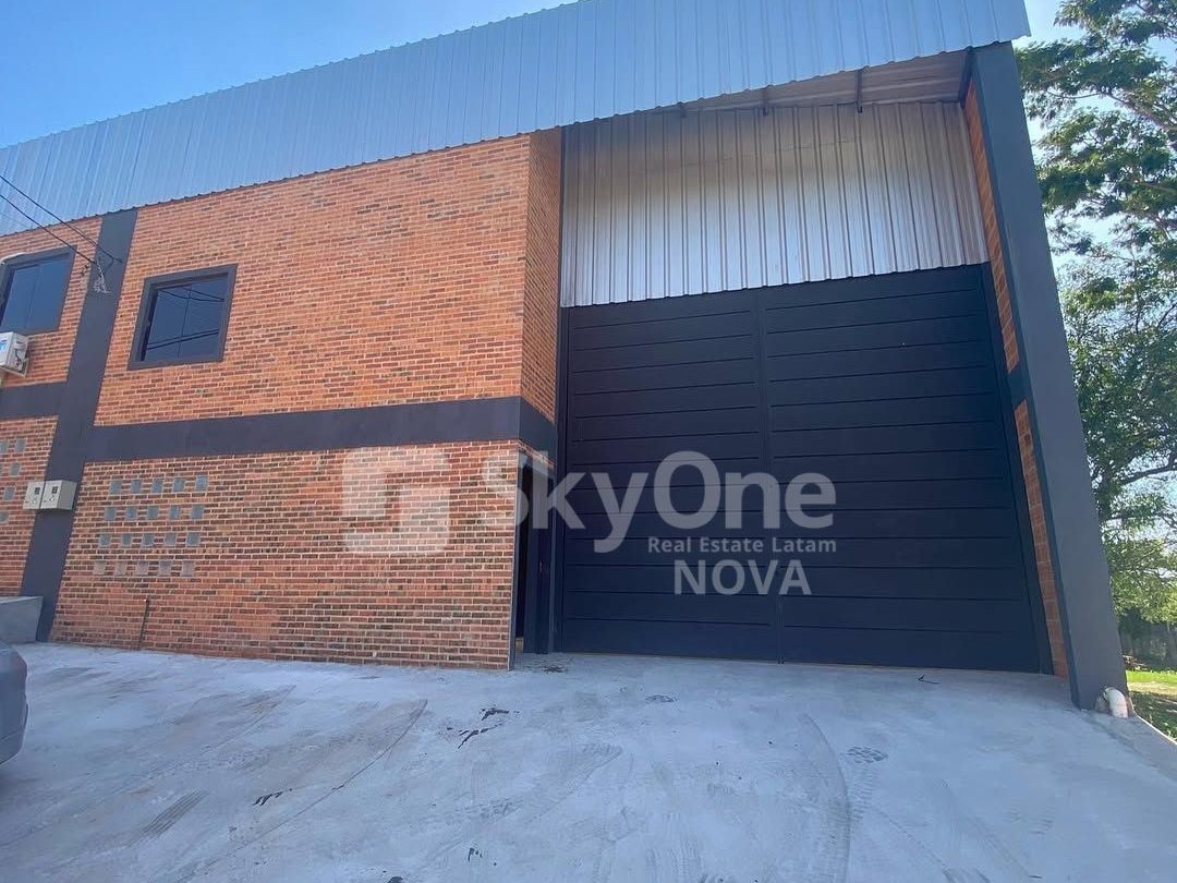 Depósitos con oficinas en venta en Barrio Rosa Mística, Mariano Roque Alonso — 330 m²