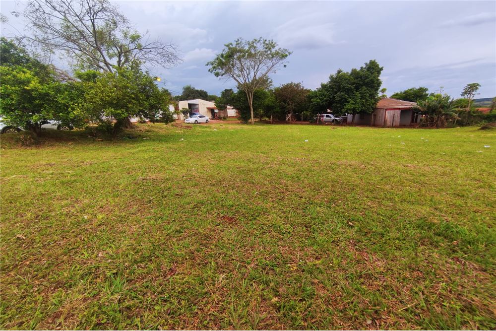 Dois lotes à venda em San Pedro, Encarnação